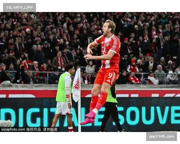 凯恩晃过两人推射破门，德甲官网称其终结艺术